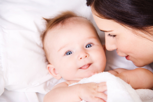 new-baby-emotional-development